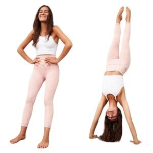 34. FREE PEOPLE Movement leggings 7/8 Happiness Runs